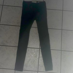 Like new NOT faded black Hollister jeans high rise super skinny W26 L32
